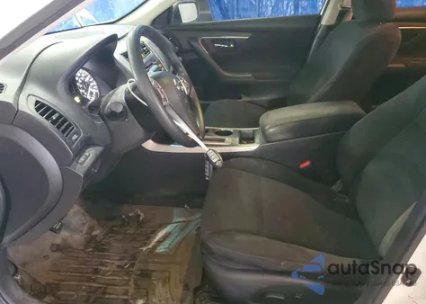 2015 Nissan Altima 2.5 S z USA, uszkodzony, nr VIN 1N4AL3AP5FN333966